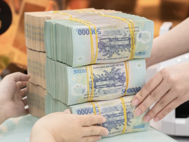 Loạt ngân hàng triển khai cộng thêm lãi suất, có gì đáng chú ý?