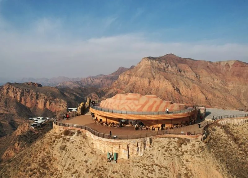 Trào lưu ‘check in theo sách giáo khoa’ ở Trung Quốc